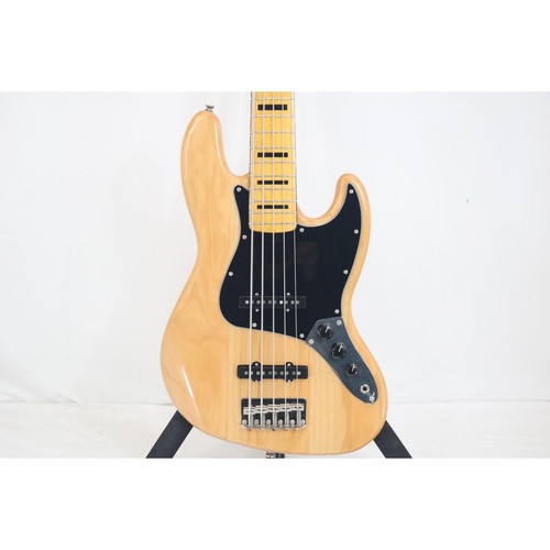 Authentic squier 70s jazz - authentic,