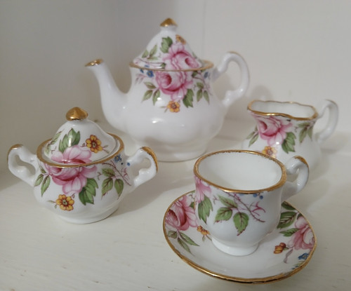 Fine bone china miniature tea - miniature,
