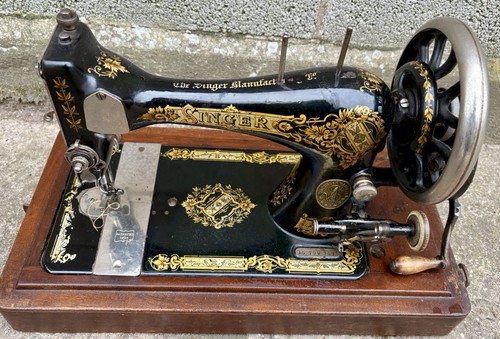 Vintage singer model hand - ,