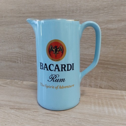 Wade bacardi rum water blue - bacardi,