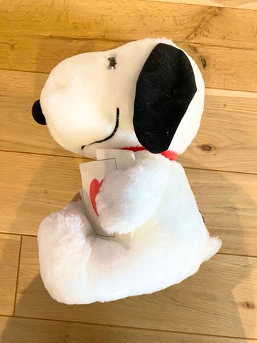 Snoopy stuffed animal - , ⭐︎