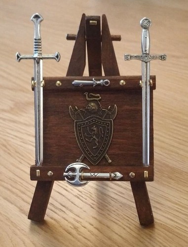 Dolls house miniature - 1/12,