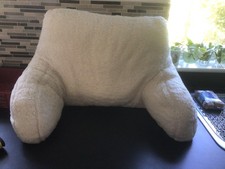 READING CUDDLE CUSHION, FLEECE, PILLOW WITH ARMS