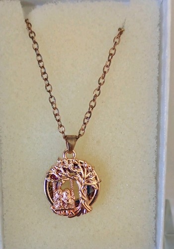 Ladies gold coloured chain - coloured,