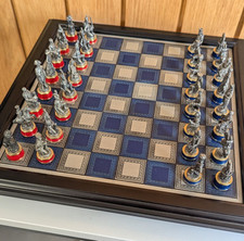 VINTAGE CHESS SET FRANKLIN MINT 1987 BATTLE OF WATERLOO PLUS CHESS CABINET