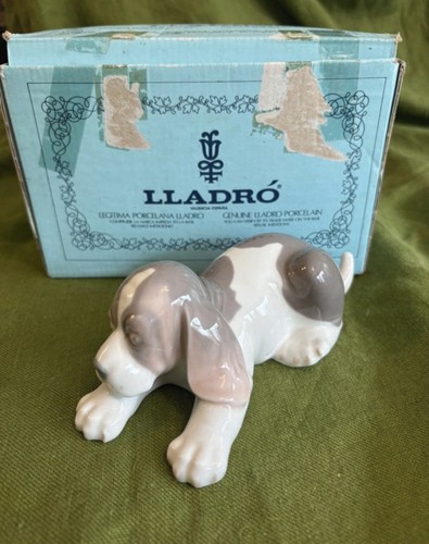 Lladró playful puppy figurine - puppy,