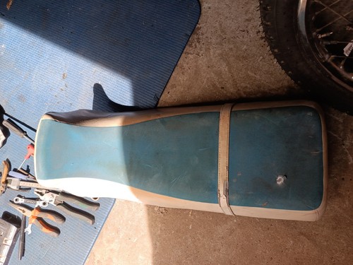 Suzuki 600 rear seat - 600,