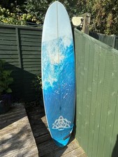 7’8” Custom Surfboard – 3Fin Thruster | Leash + Padded Travel Bag | Wave Artwork