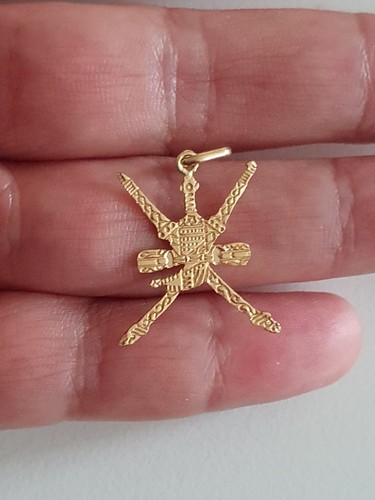 18ct gold pendant - pendant, swords