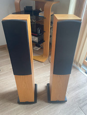 Neat Motive 1 Speakers in Oak