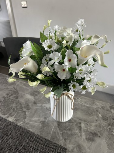 Vase and artificial - artificial, flower
