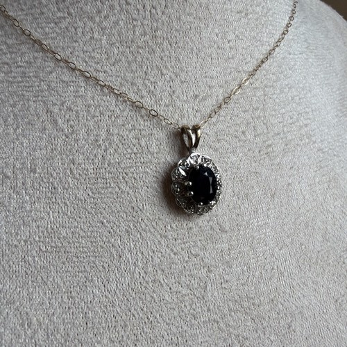 Absolutely gorgeous sapphire - gorgeous,