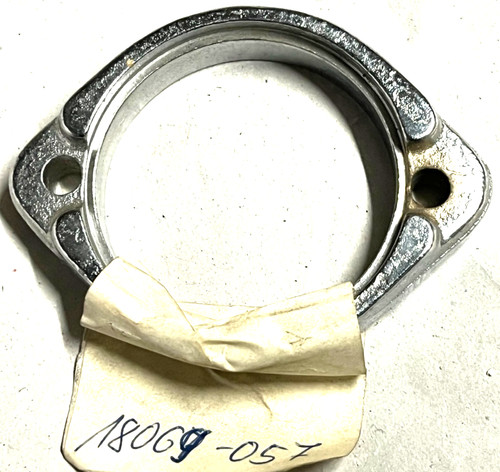 Manifold holder clamp sleeve
