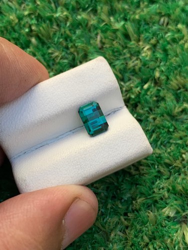 55ct natural bluish green - 1.55ct,