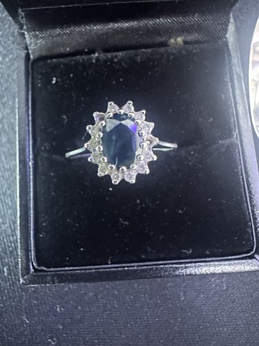 9ct white gold blue sapphire - 9ct,