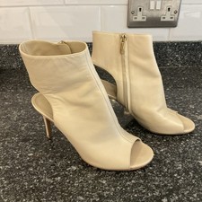 Gianvito Rossi Peep-Toe Cut-Out Ankle Booties in Bone Sz 36