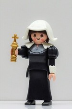 Nun Playmobil To Hood