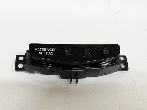 Nissan juke passenger light - nissan,