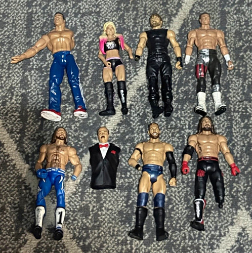 Damaged wwe figure bundle - damaged,