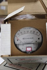 NEW Dwyer   Magnehelic   Gauge