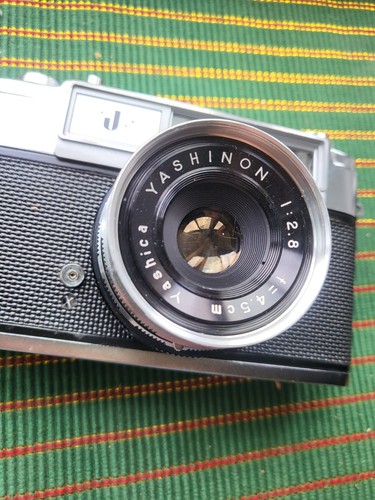 Yashica 35mm rangefinder - j,