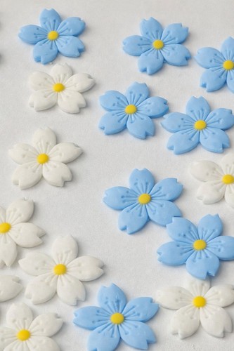 50pc edible fondant flowers - fondant,