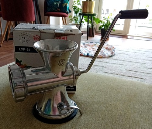 Classic hand operated meat - classic,