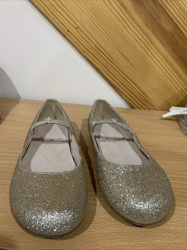 Gold sparkly shoes size - sparkly,
