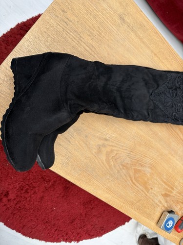 Ladies size black suede - size,