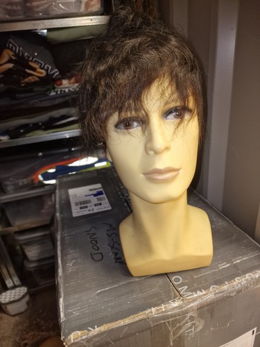 Mannequin head with short hair - with,