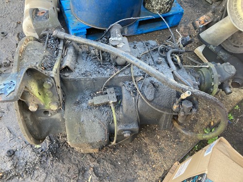 Leyland roadtrain gearbox - leyland, in