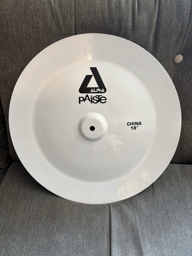 White paiste alpha - white,