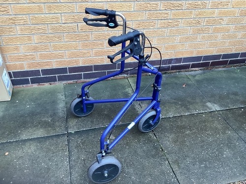 Wheel mobility walker - mobility, with