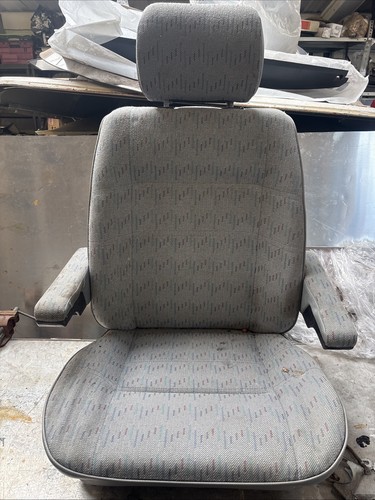 Passenger side captains - side,