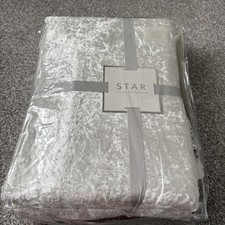 STAR Julien Macdonald Valerie