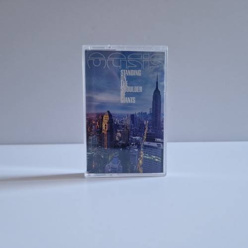 Oasis standing the shoulder - oasis,