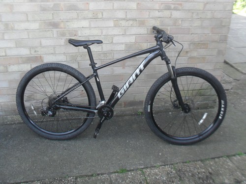 Giant talon mountain - talon, bike