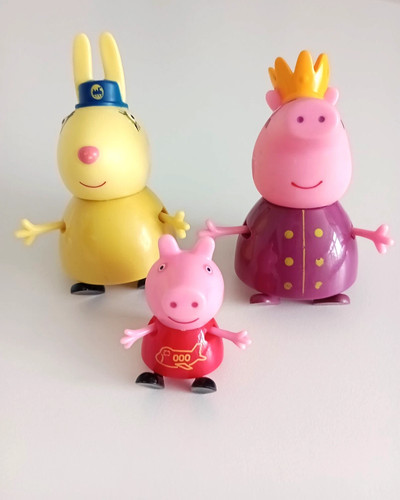 Peppa pig figures - pig, royal