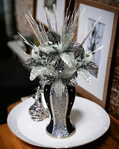 Crushed diamond vase with - vase,