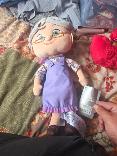 Disney store brand - new, ellie
