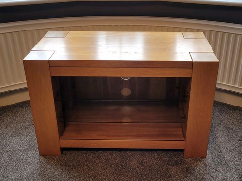 Solid oak stand preowned - solid,