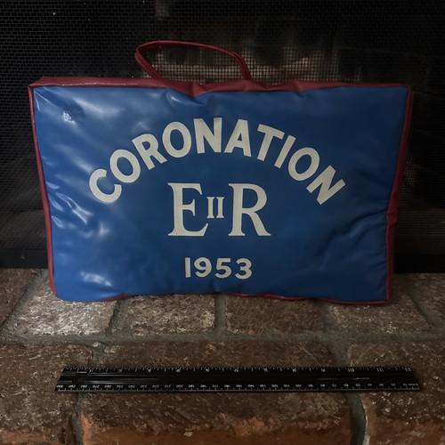 Coronation 1953 seat - e, r