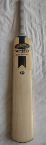 Newbery navarone player bat - navarone,