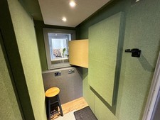 Soundproof Isolation Booth for Music / Voice Recording – Excellent Condition