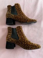 BNWOT Ladies M&S Boots Size 6