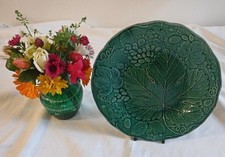 GREEN MAJOLICA VICTORIAN PLATE VINE LEAF PATTERN 21 -22cm SOME REPAIRED DAMAGE