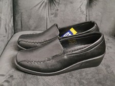 Womens Brand New Cushion Walk Formal Comfort Shoes. Size 6. Black. Nice Style.