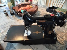 Singer Sewing Machine 221k I