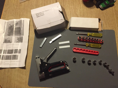 Staple gun with - in, variety