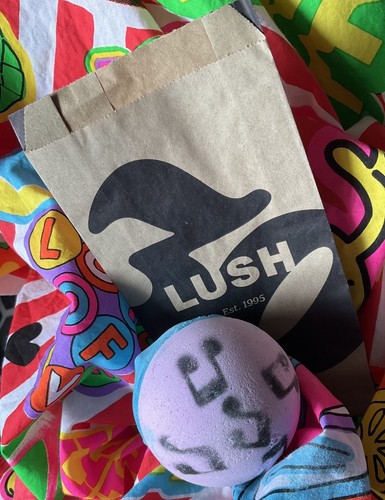 Lush dad dancing - bath, bomb